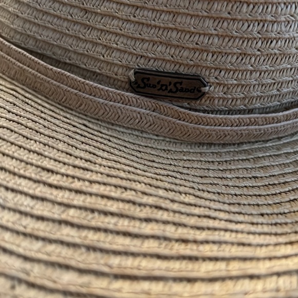 Sun Hat - Picture 3 of 5